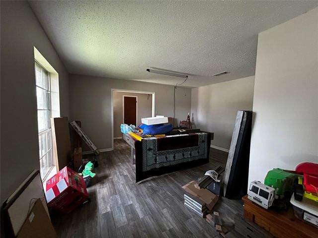 6960 Westgate Drive, Beaumont, TX 77706