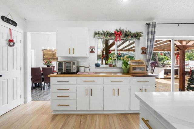 15101 REDVALE DRIVE, Tampa, FL 33625