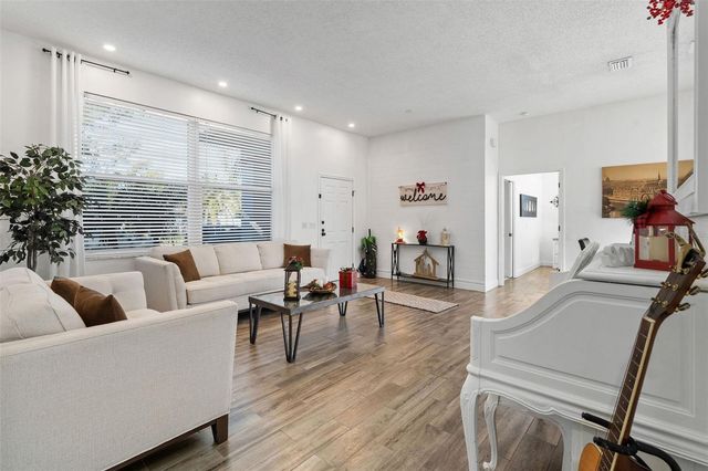 15101 REDVALE DRIVE, Tampa, FL 33625