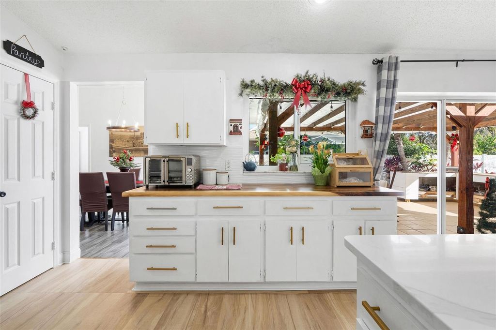 Image 12 of property listing at 15101 REDVALE DRIVE, Tampa, FL 33625