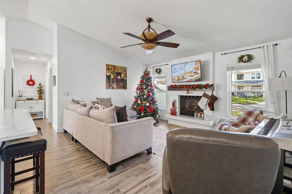 Image 15 of property listing at 15101 REDVALE DRIVE, Tampa, FL 33625