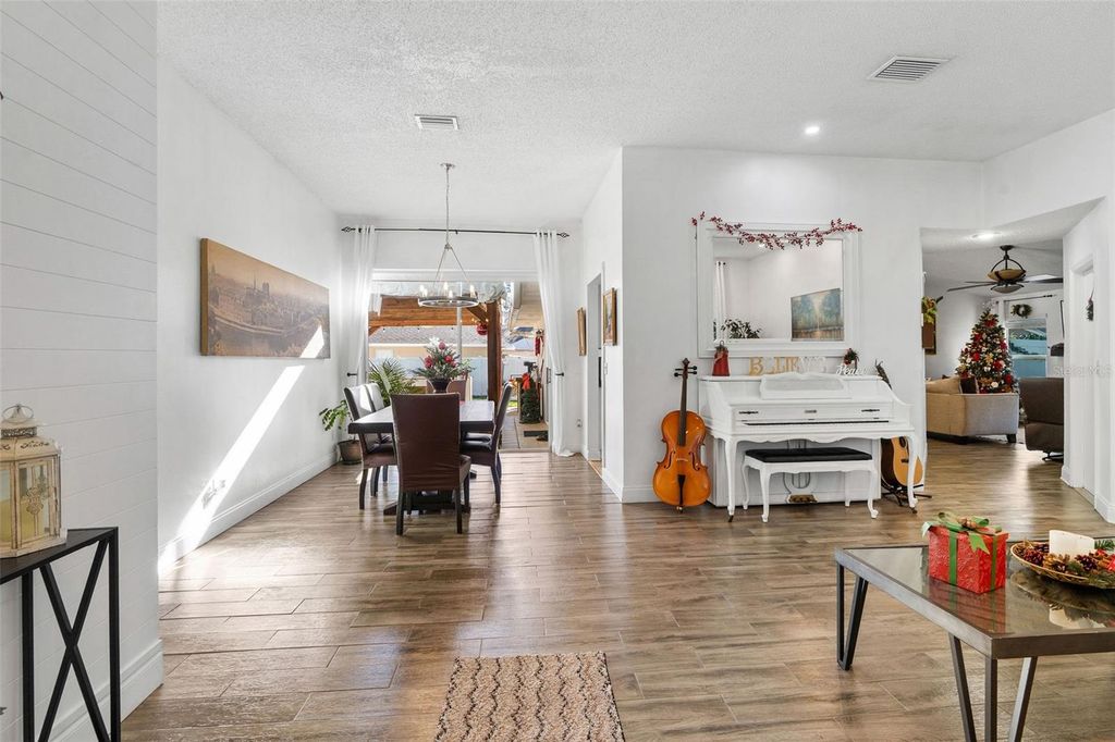 Image 3 of property listing at 15101 REDVALE DRIVE, Tampa, FL 33625