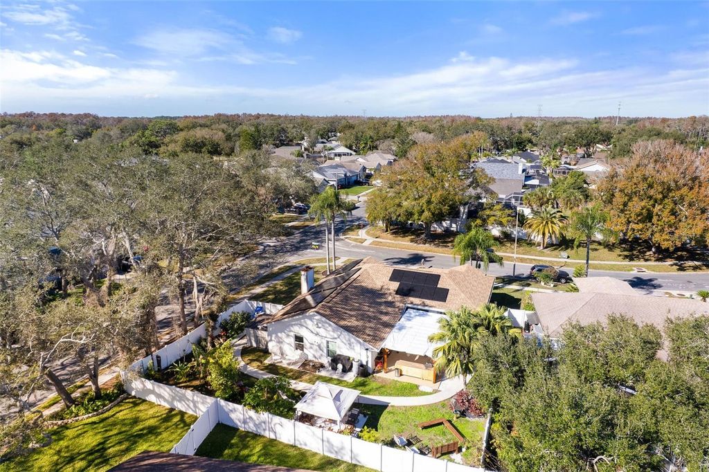 Image 25 of property listing at 15101 REDVALE DRIVE, Tampa, FL 33625