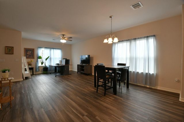 5817 Gaston Street, Houston, TX 77016