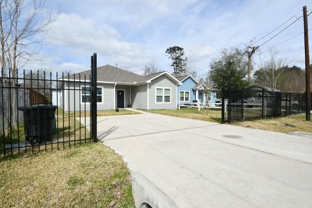 5817 Gaston Street, Houston, TX 77016