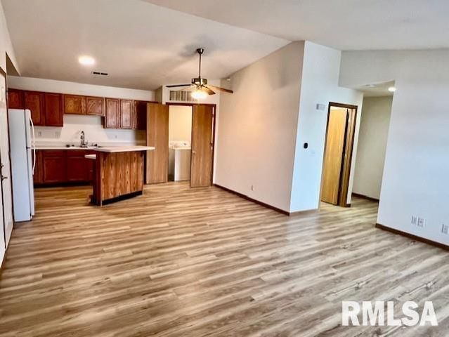 1327 W COVINGTON Court, Peoria, IL 61614
