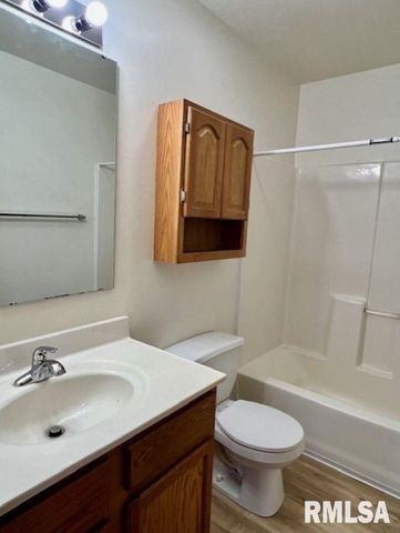 1327 W COVINGTON Court, Peoria, IL 61614