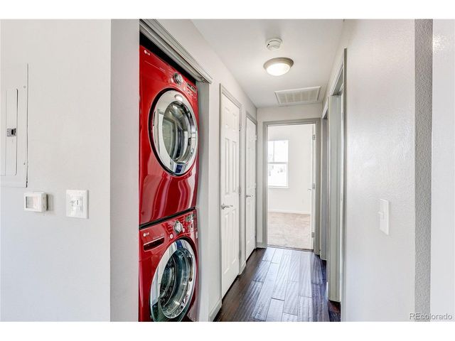 2723 Roslyn St, Denver, CO 80238