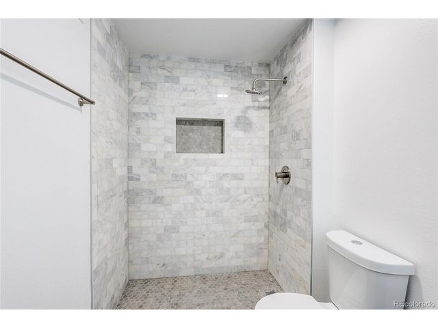 2723 Roslyn St, Denver, CO 80238