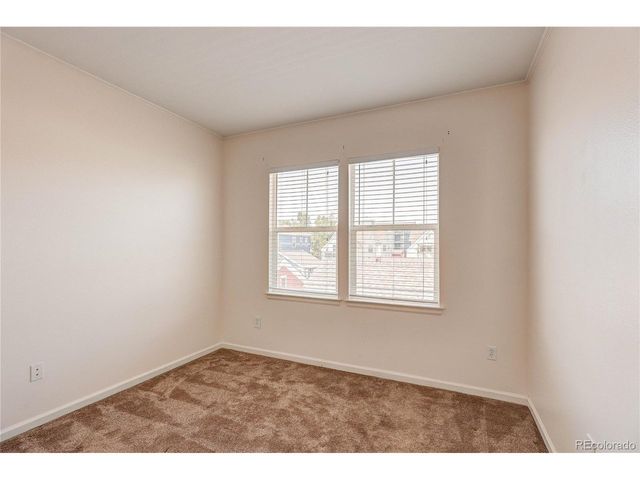 2723 Roslyn St, Denver, CO 80238