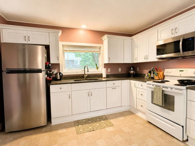 11 Alfred Street, Burlington, VT 05401