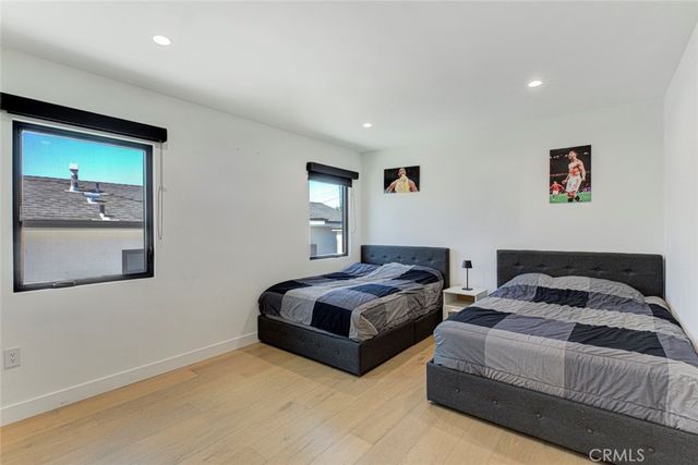 1553 Western, Glendale, CA 91201