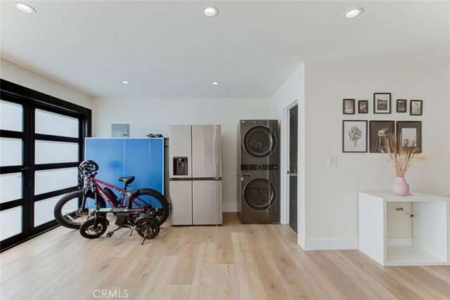 1553 Western, Glendale, CA 91201