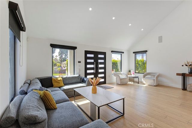 1553 Western, Glendale, CA 91201
