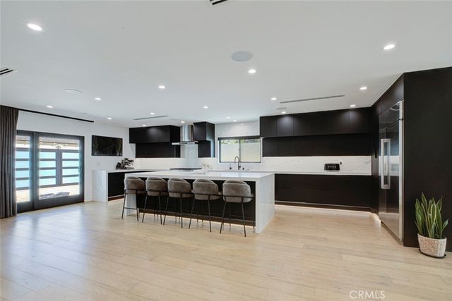 1553 Western, Glendale, CA 91201