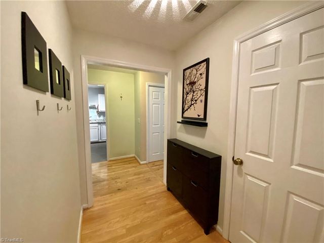 21 Meadowood Glen Way D, Greensboro, NC 27409