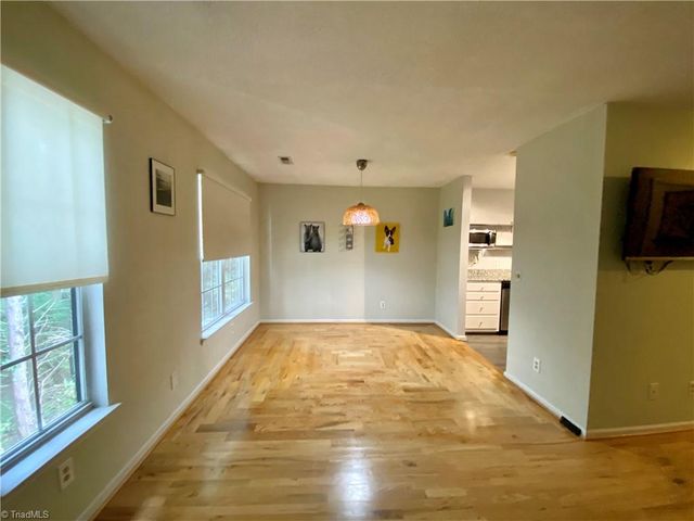 21 Meadowood Glen Way D, Greensboro, NC 27409