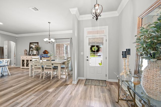 11376 Oak Run Dr, Geismar, LA 70734