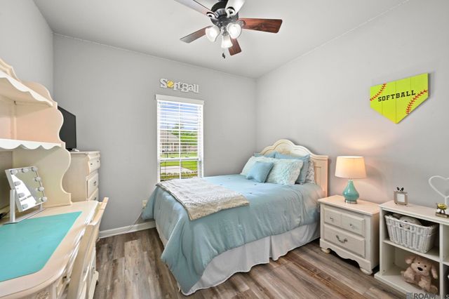 11376 Oak Run Dr, Geismar, LA 70734