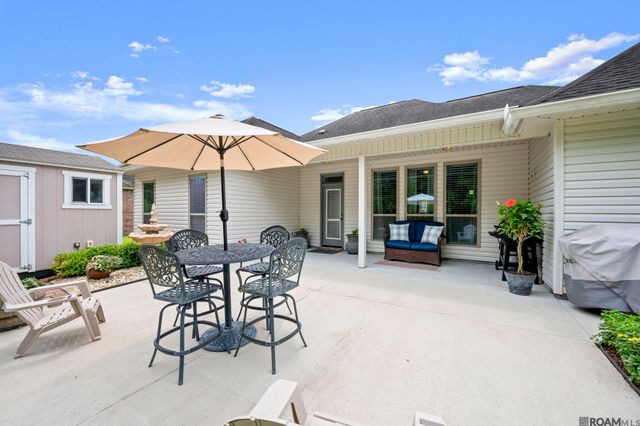 11376 Oak Run Dr, Geismar, LA 70734