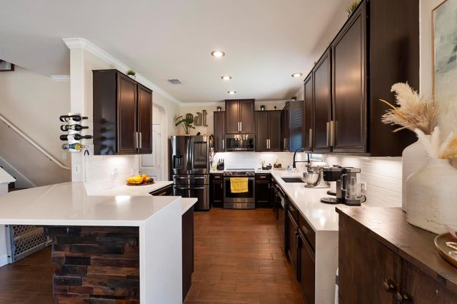 11212 Whitefaulds DR, Austin, TX 78754