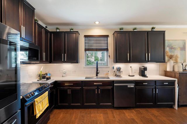 11212 Whitefaulds DR, Austin, TX 78754