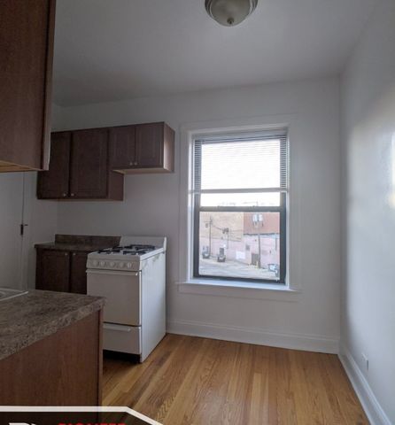 2651 N Spaulding Avenue 3E, Chicago, IL 60647