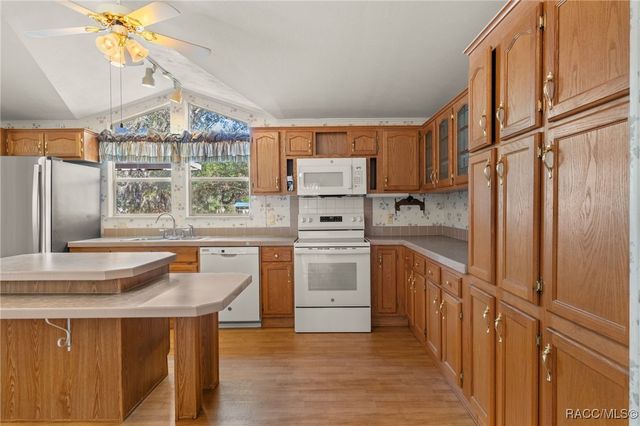 8566 E Beacon Court, Floral City, FL 34436