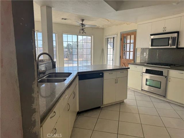 20635 Tonawanda Road, Apple Valley, CA 92307