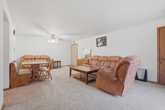 2543 Harvest Drive, Crown Point, IN 46307