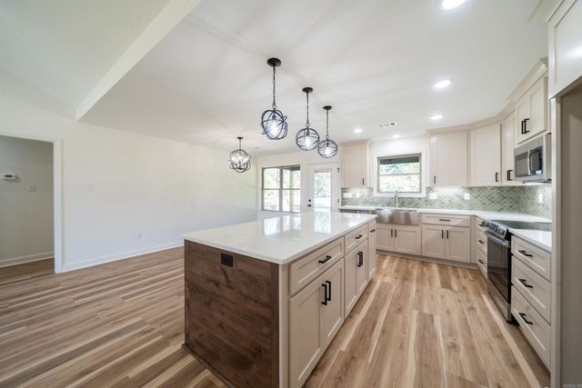 310 Millie Court, Austin, AR 72007