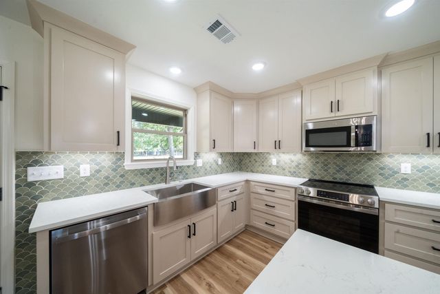 310 Millie Court, Austin, AR 72007