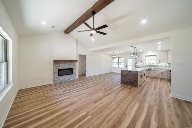 310 Millie Court, Austin, AR 72007
