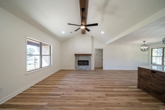 310 Millie Court, Austin, AR 72007