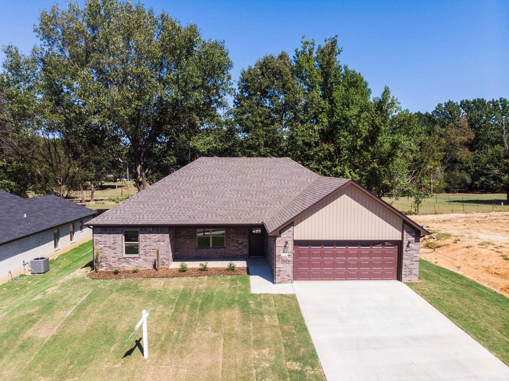 310 Millie Court, Austin, AR 72007