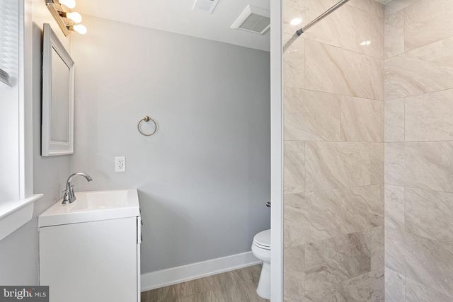6 MEADOW LN, Levittown, PA 19054