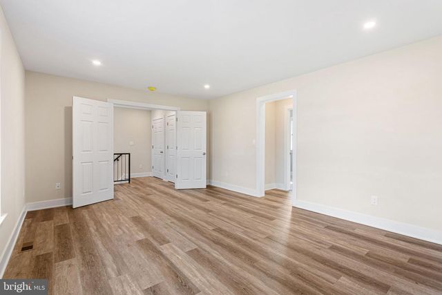 6 MEADOW LN, Levittown, PA 19054