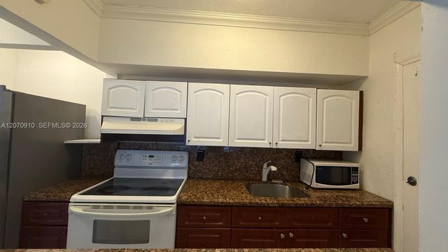 9241 Collins 1, Surfside, FL 33154