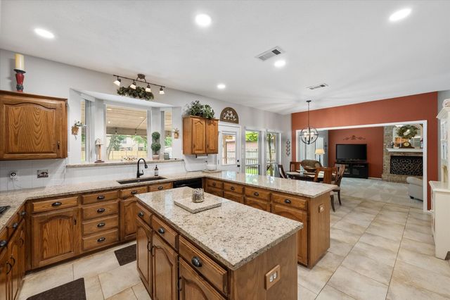 1817 Altacrest Drive, Grapevine, TX 76051