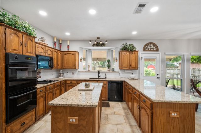 1817 Altacrest Drive, Grapevine, TX 76051