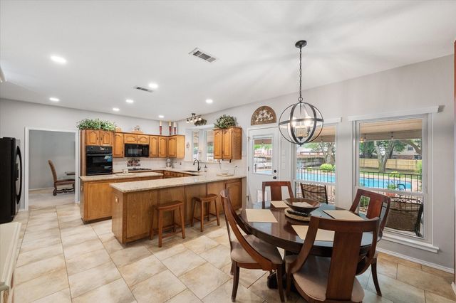 1817 Altacrest Drive, Grapevine, TX 76051