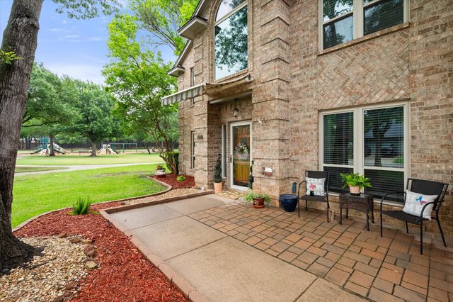 1817 Altacrest Drive, Grapevine, TX 76051