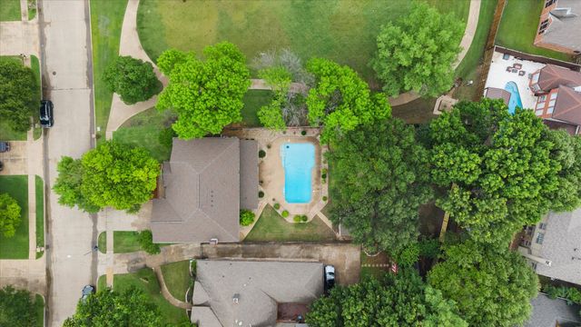 1817 Altacrest Drive, Grapevine, TX 76051