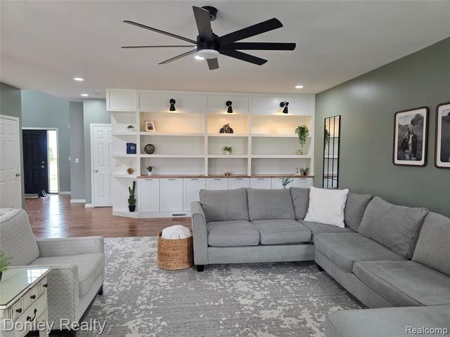 10376 Valley Drive, Goodrich, MI 48438