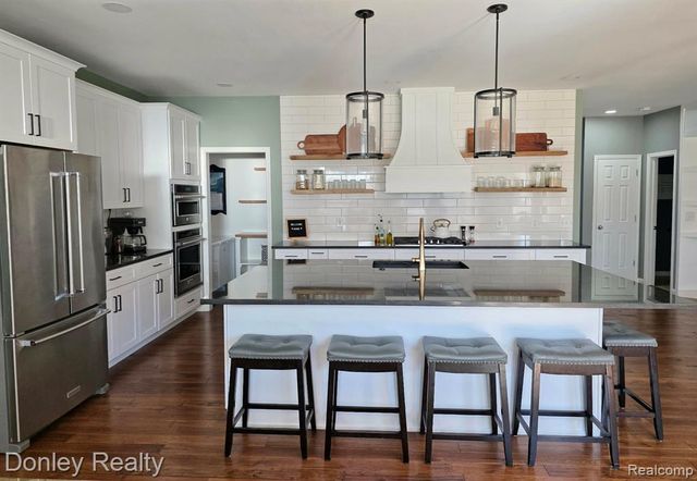 10376 Valley Drive, Goodrich, MI 48438