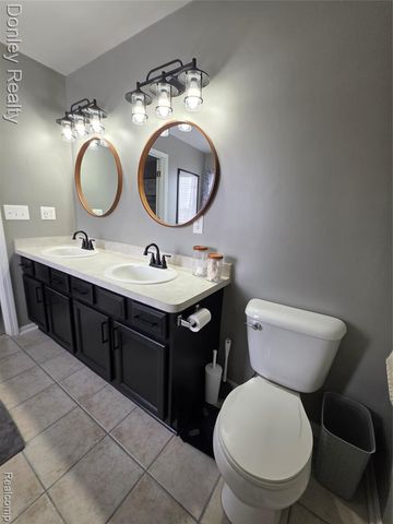 10376 Valley Drive, Goodrich, MI 48438