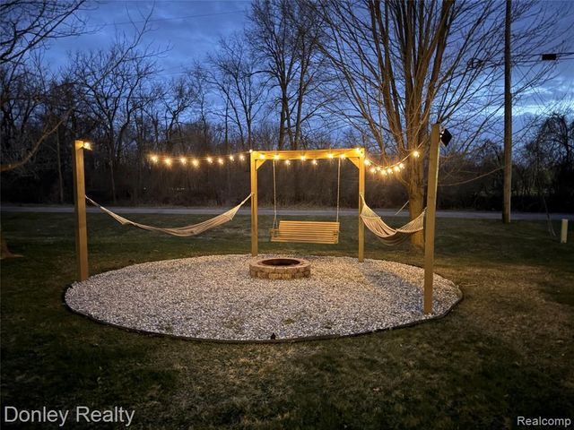 10376 Valley Drive, Goodrich, MI 48438