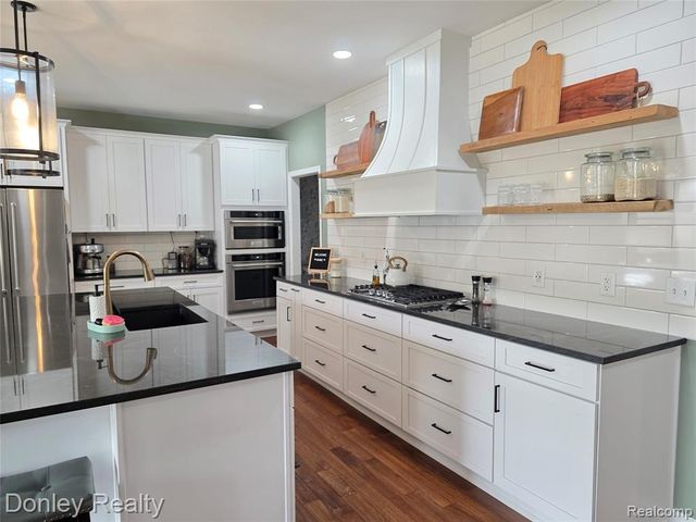 10376 Valley Drive, Goodrich, MI 48438