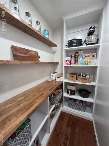 10376 Valley Drive, Goodrich, MI 48438