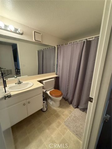 21203 Trumpet Drive 103, Newhall (santa Clarita), CA 91321